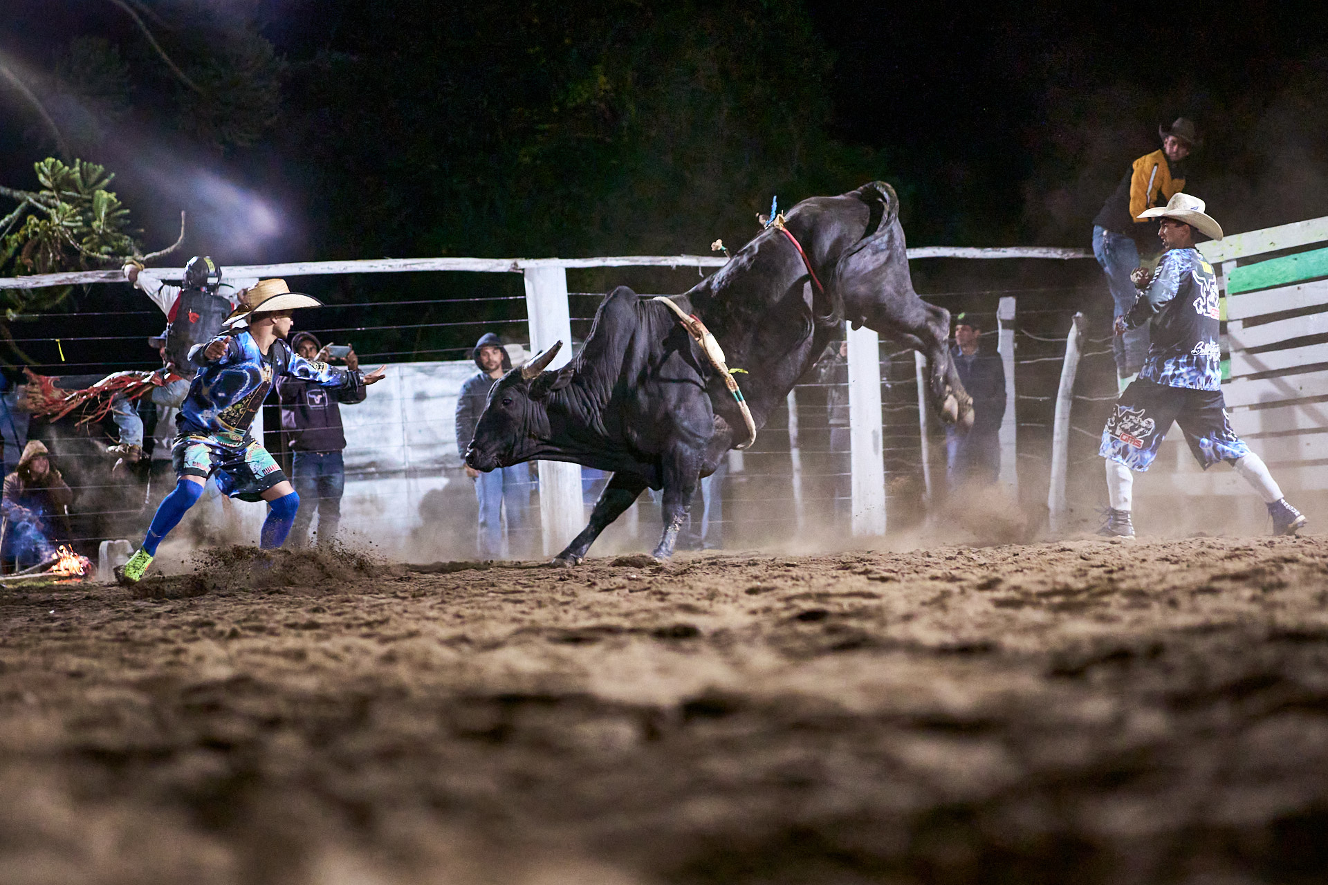max-kandler-bull-riding-phtography-08